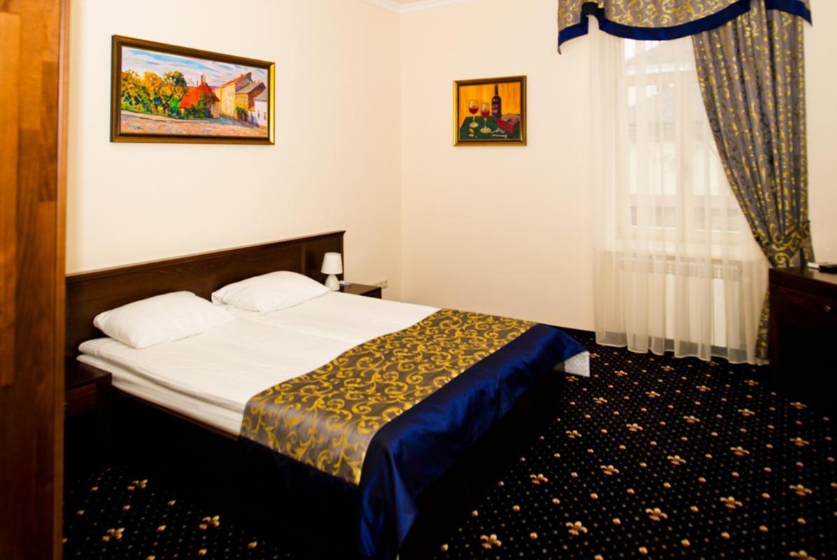 Boutique Hotel Villa P อุชโฮรอด ภายนอก รูปภาพ